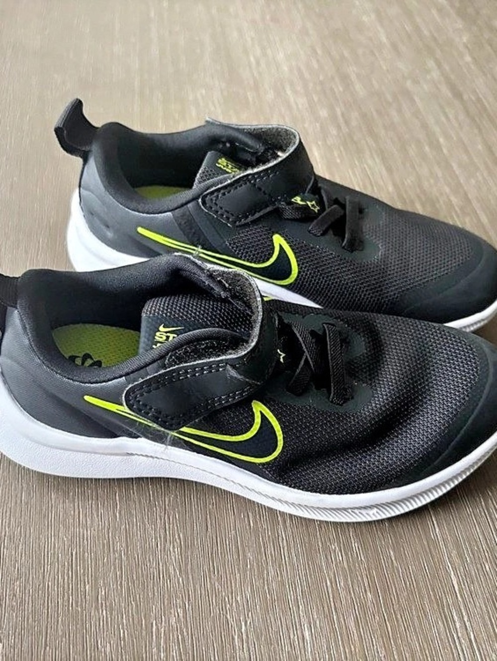 Nike Star Runner 3 Kids Sneakers Black & Green US 12.5C